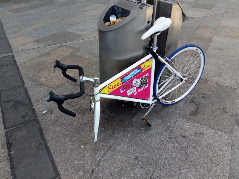 Rest vom rad im Fahrradständer