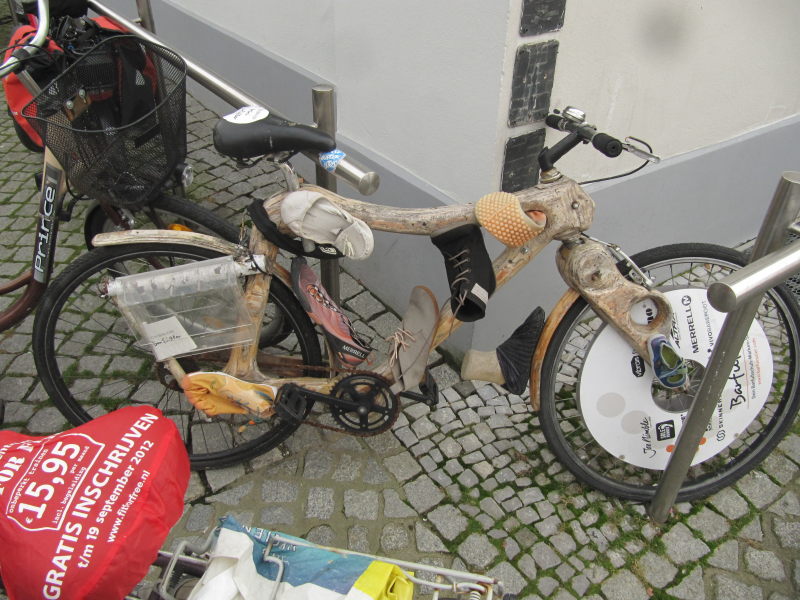 Fahrrad mit Holzrahmen