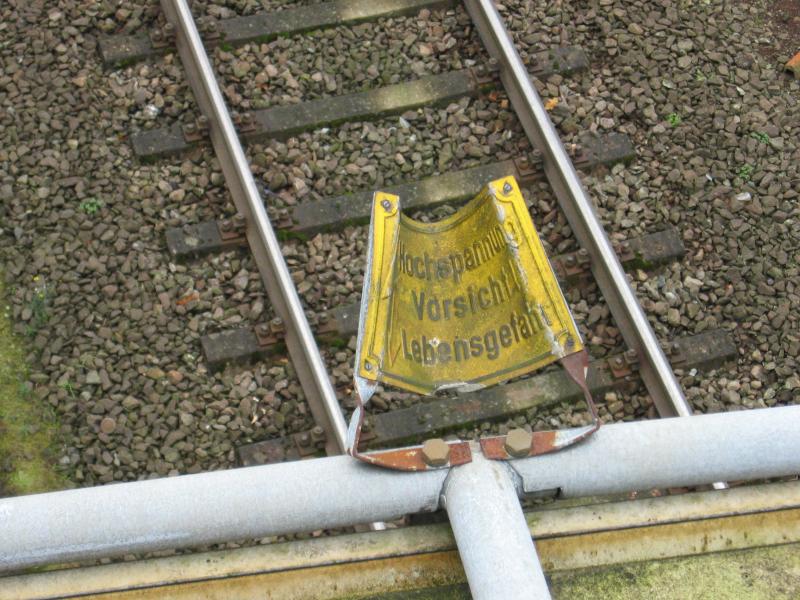 Lebensgefahr-Schild