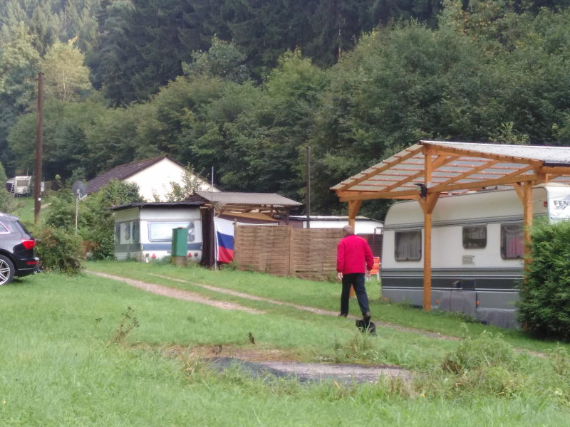 Campingplatz Matzenmühle Spaziergang mit Kater