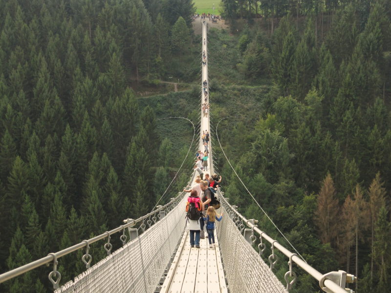 Mörsdorf Hängebrücke näher