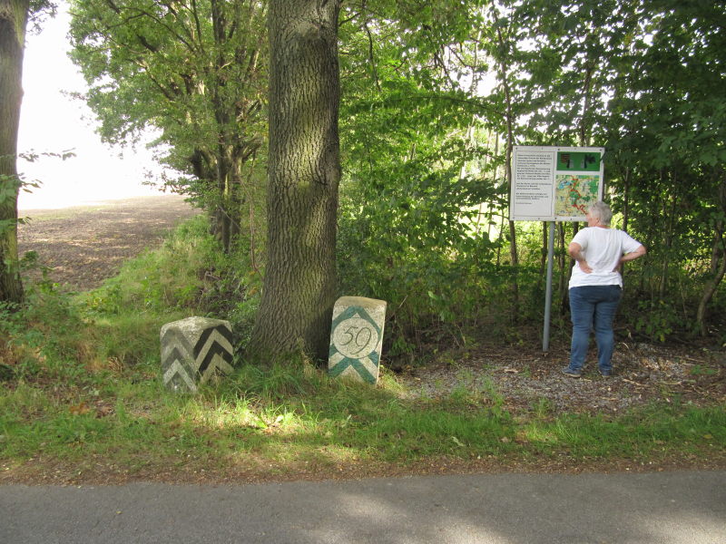 Radtour über die Dörfer Grenzsteine