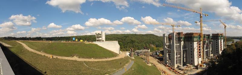 1024px-Baustelle_Schiffshebewerk_Niederfinow-Nord_2013-09-30