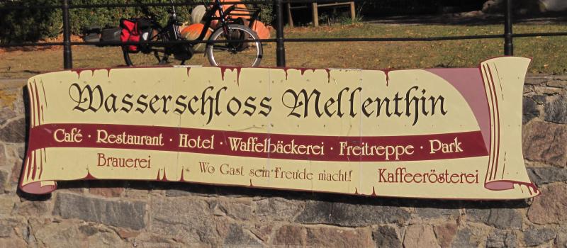 Mellenthin-Wasserschloss-Schild