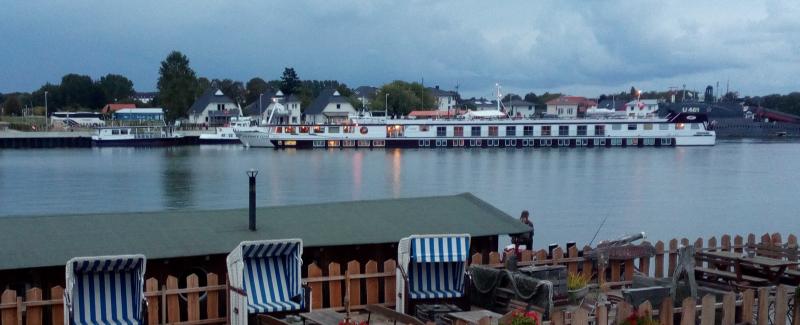 Peenemuende-Hafen-Kreuzfahrtschiff