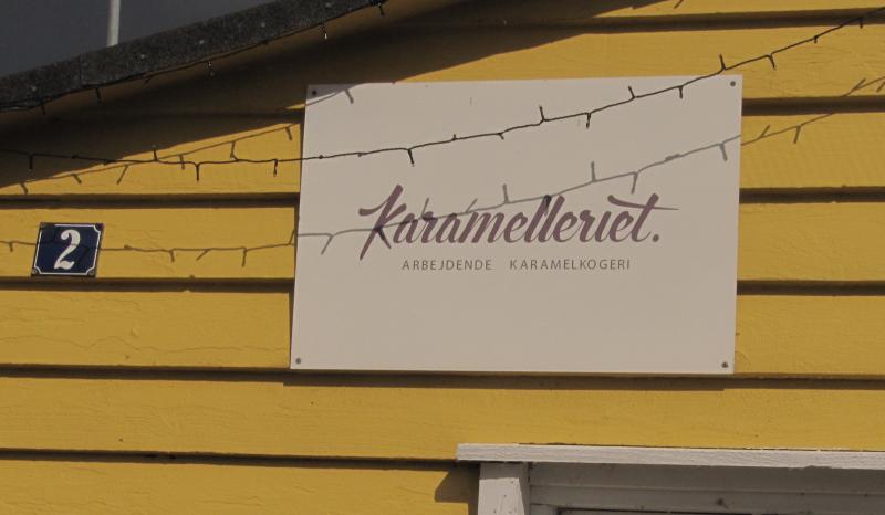 Svaneke-Karamelleriet-Schild