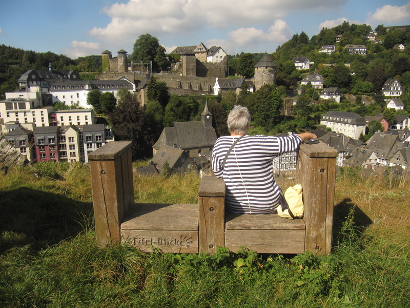 Hoch über dem Stadtkern von Monschau