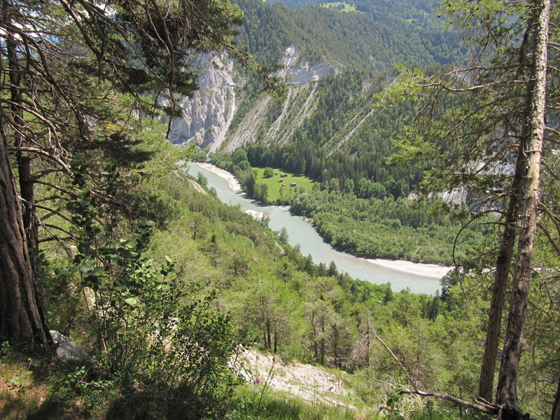 Blick nach unten zum Rhein