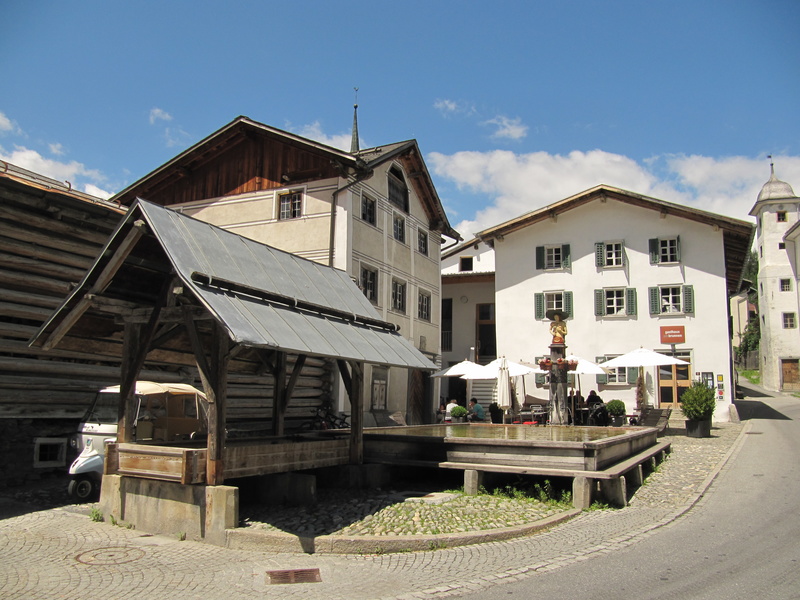 Dorfbrunnen 2 Valendas