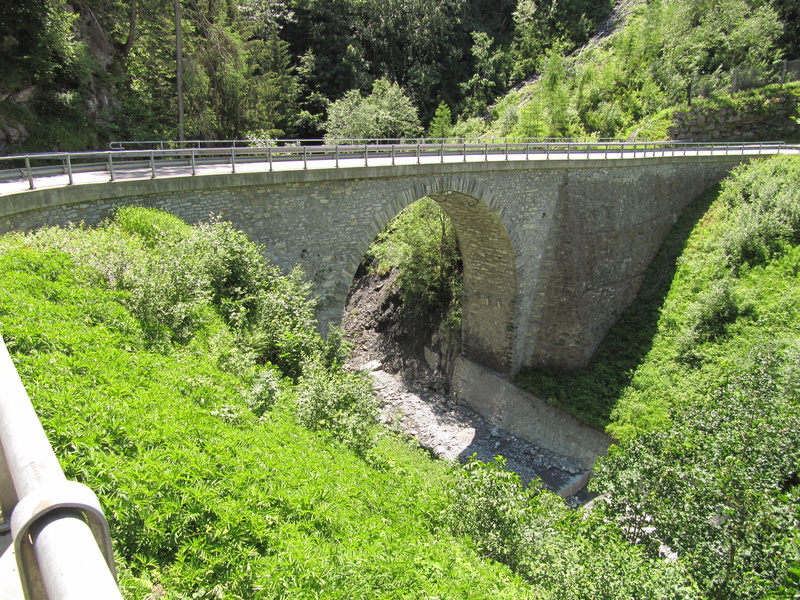 Brücke über den Carrera-Bach