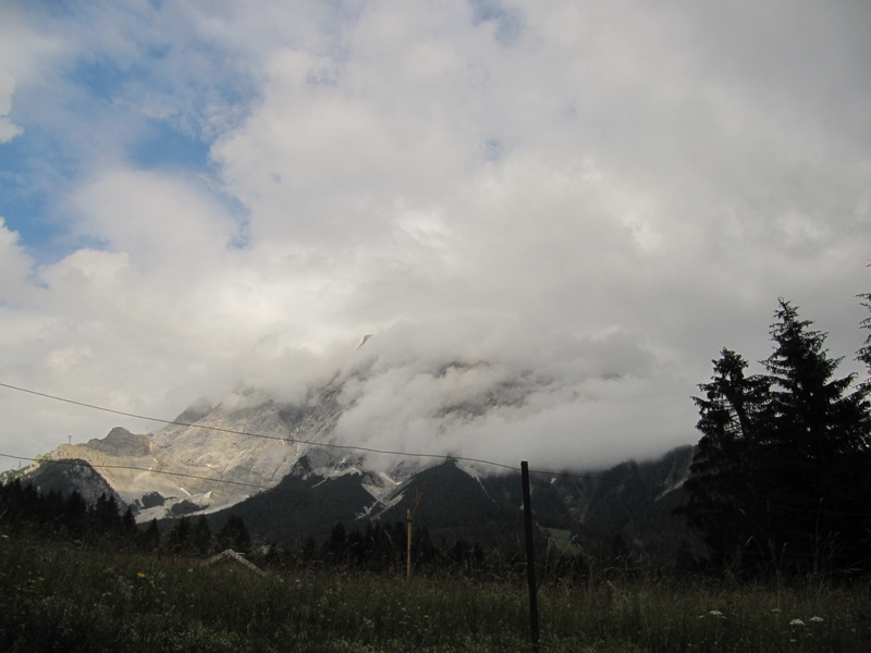 Die Zugspitze in Wolken