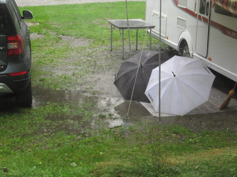 Regen auf dem Campingplatz