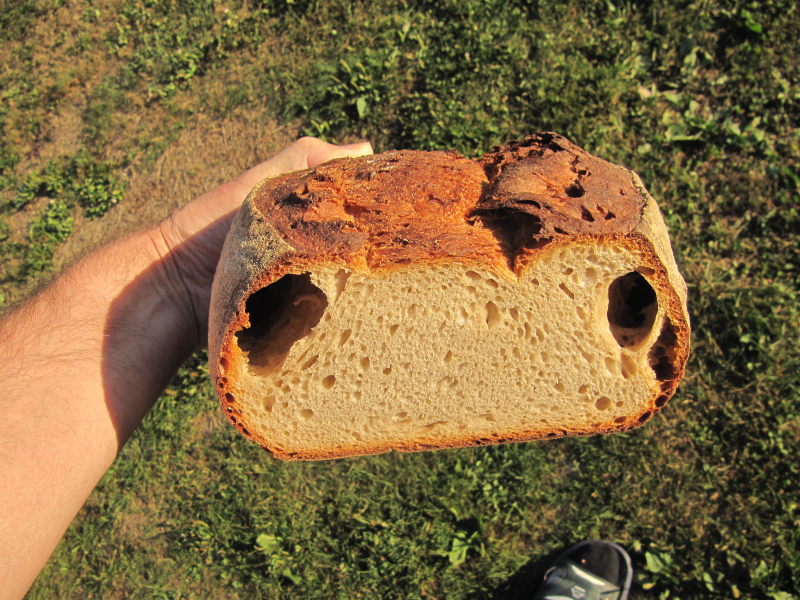 Brot mit großen Löchern