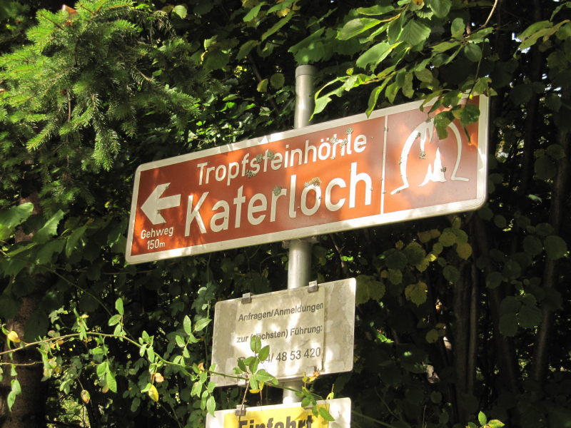 Schilder zur Schauhöhle Katerloch 1