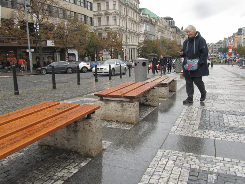 Prag Bänke auf dem Wenzelsplatz 1