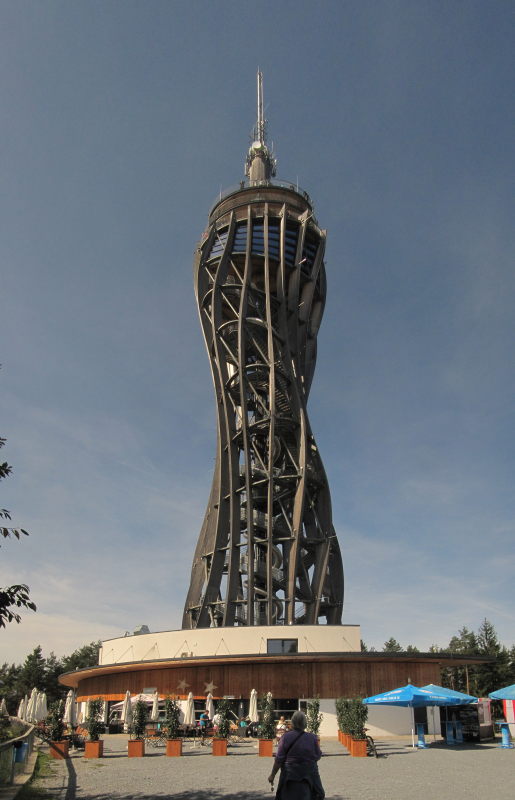 Aussichtsturm auf dem Pyramidenkogel 2