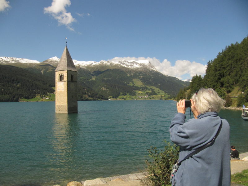 Beim Kirchturm am Reschensee 1