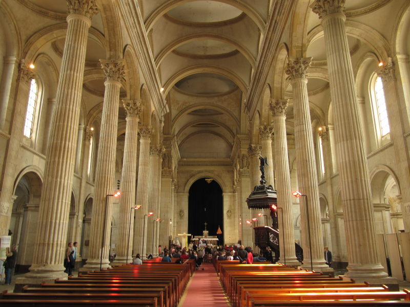 Boulogne Kathedrale Schiff