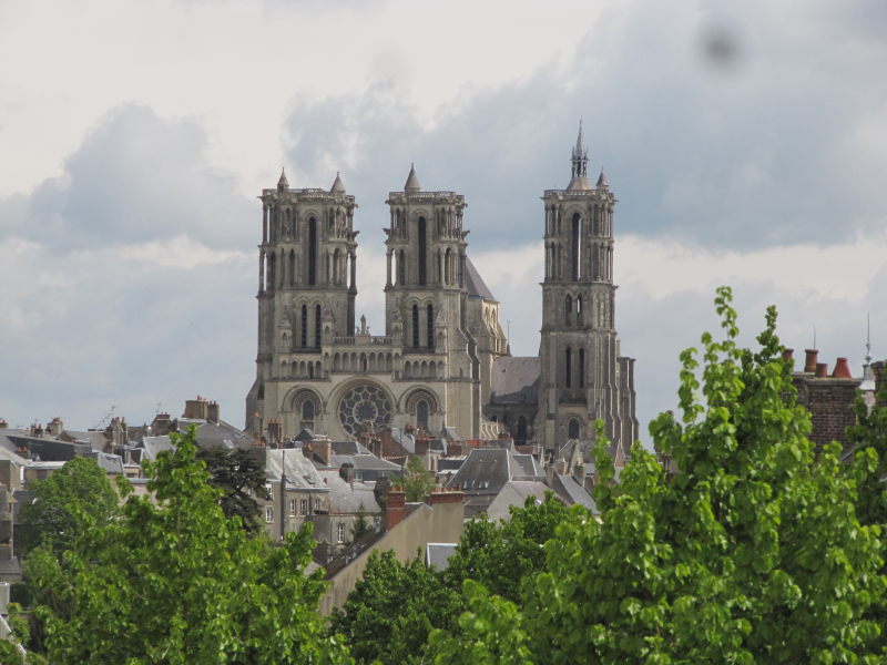 Laon Kthedrale von fern