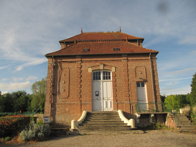 Das alte Wasserkraftwerk in Long 1