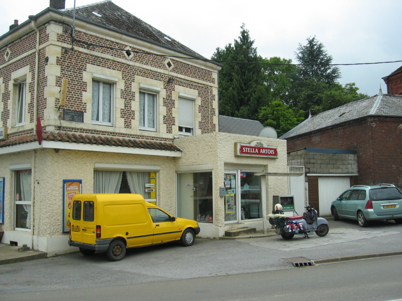 Mon Idee Tankstelle Aufnahme von 2007