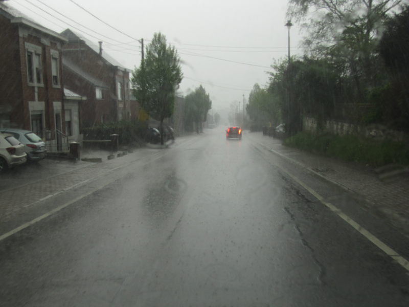 Fahrt bei strömendem Regen