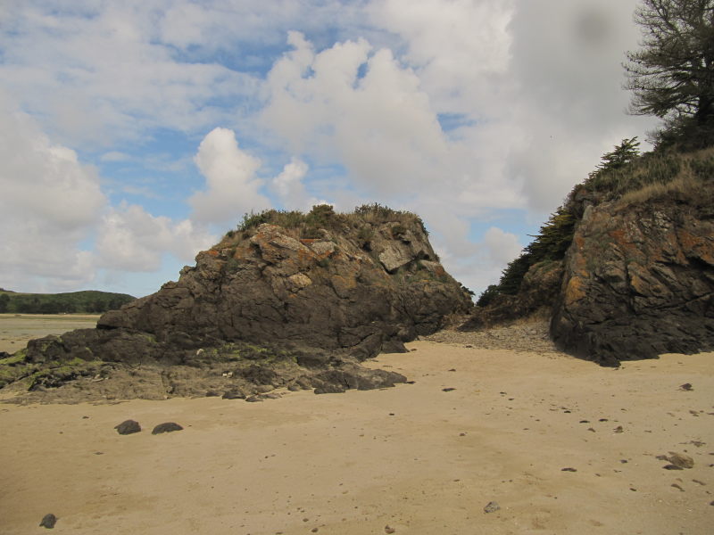 Die Rotheneuf-Bucht ohne Wasser 3