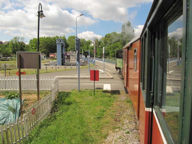 Zugfahrt über den Somme-Kanal 