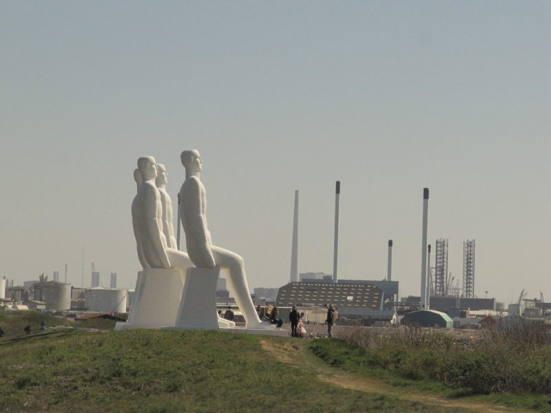 Esbjerg - Skulptur Der Mensch am Meer 1