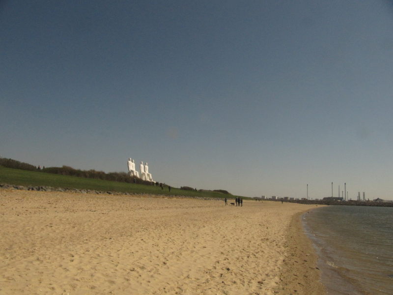 Esbjerg - Skulptur Der Mensch am Meer 2