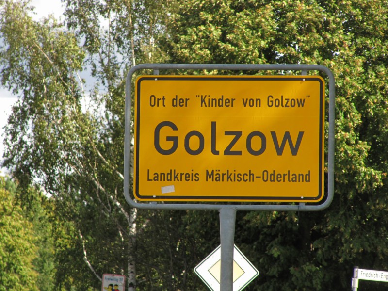 Golzow Ortsschild 2