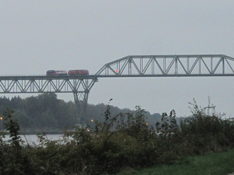 An der Eisenbahnbrücke Hochdonn 3