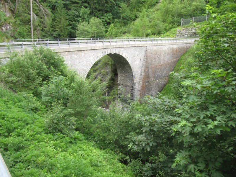 Gang nach Valendas zum Dorfladen 6