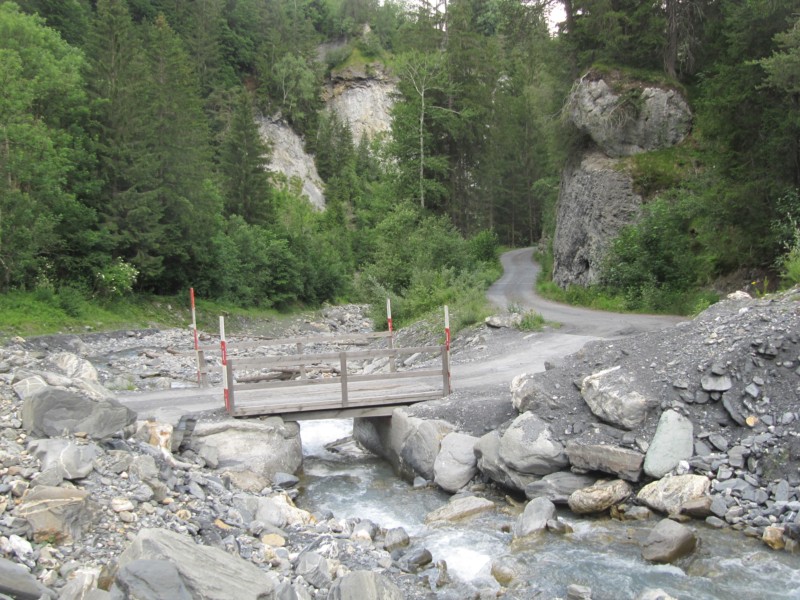 Gang nach Valendas zum Dorfladen 20