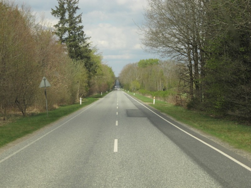 ewig lange gerade Straße